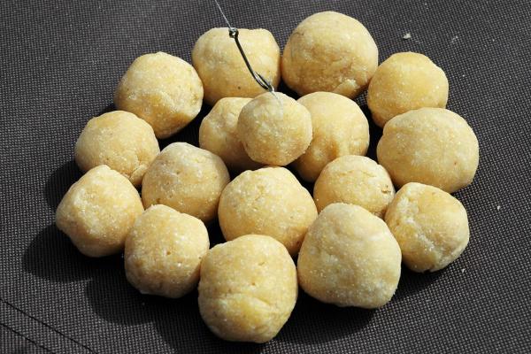 A hajdani nádi pontyozás csalija